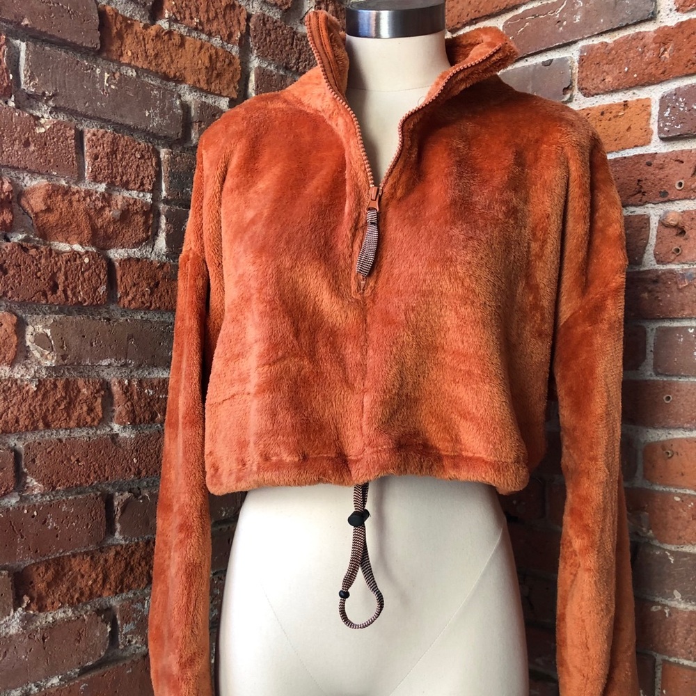 Cropped Pullover - Picture 6 of 6